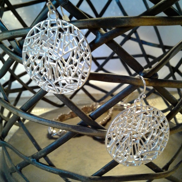 🎉HP🎉  EARRING ORGANIZER with earrings - Picture 4 of 4